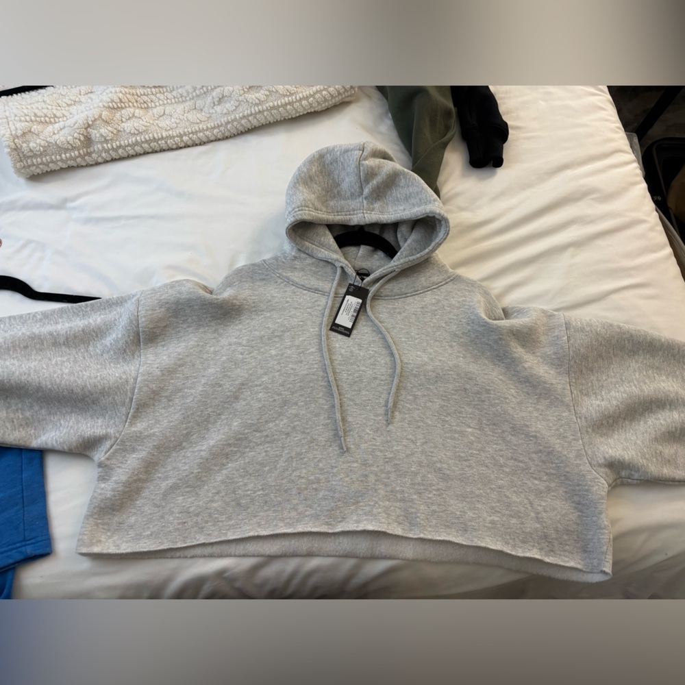PLT Ash gray cropped sweatshirt